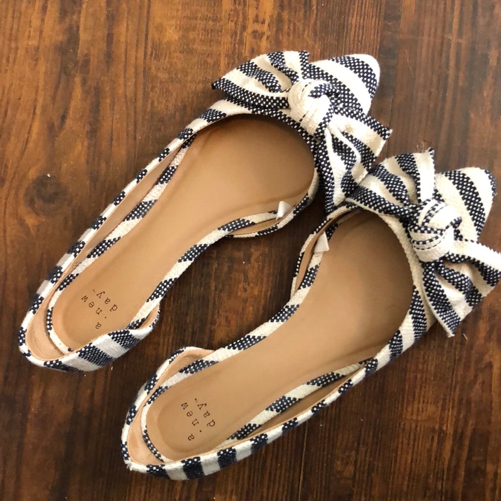 Striped Bow Flats with side cutout